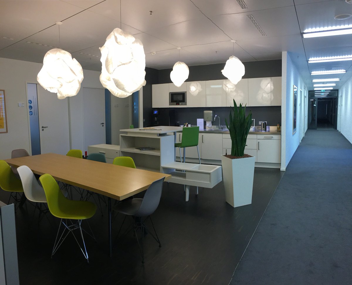 RegusGermany's tweet photo. Unser neues Open #Coworking Space im "THE SQUAIRE" am Frankfurter Flughafen steht für euch jederzeit offen. Wir freuen uns auf euren Besuch! https://t.co/zGpRktj3O0