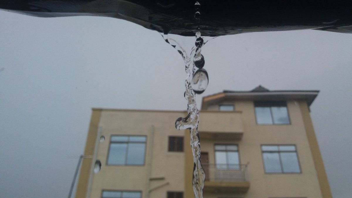 boy_davvy's tweet photo. #RainPhotography #WetDrop #SamsungA3 @SamsungMobileTz https://t.co/jqPfJaBAqt