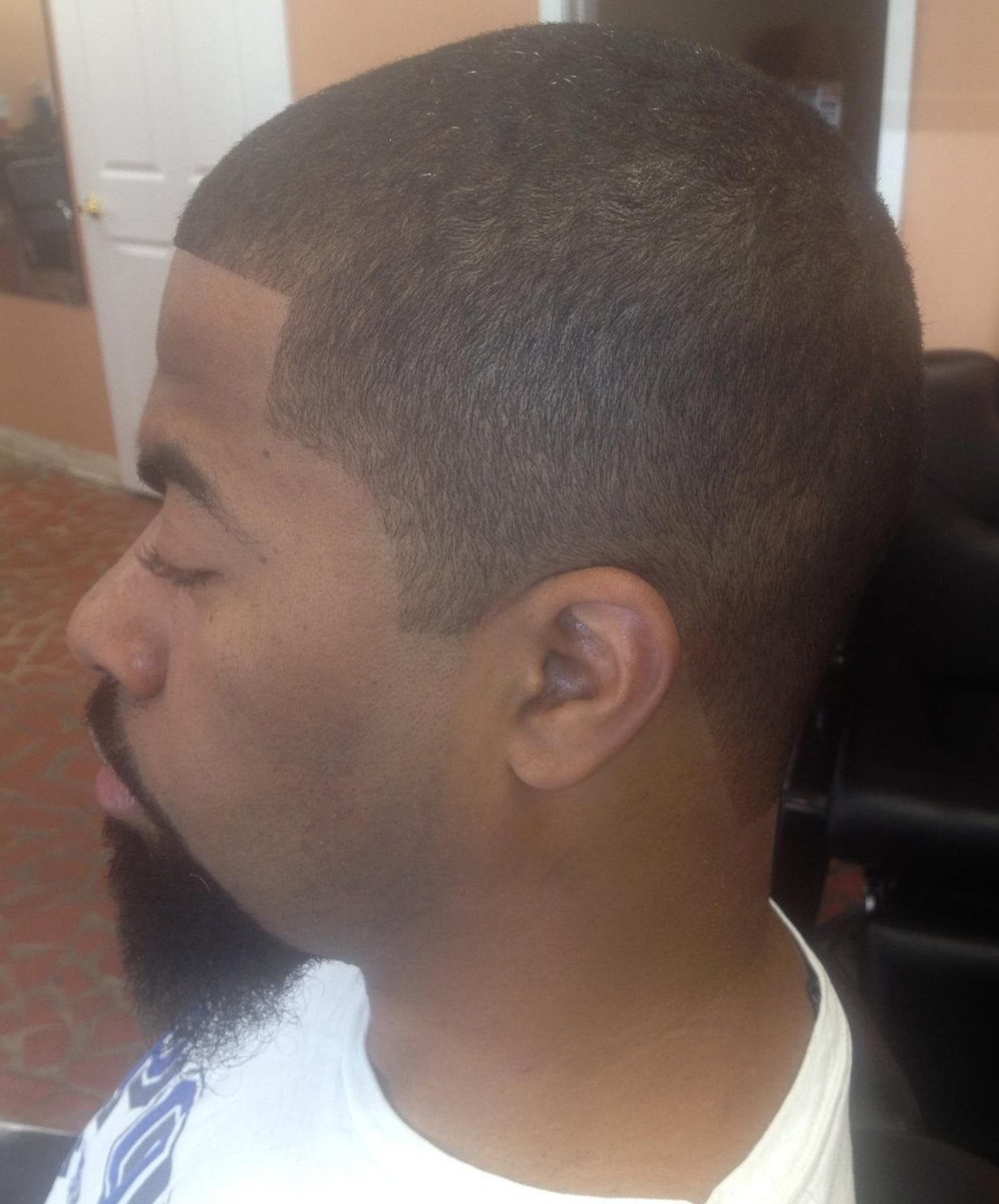 SlamminCuts's tweet image. Slammin' Cuts @SlamminCuts slammincuts.com/hair_cuts.html
#SimpleCut but sharp. #LithoniaGeorgia 2761 Evans Mill Road Lithonia GA. 30058.
