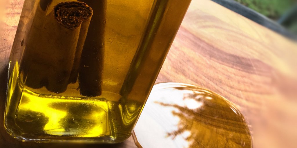 SueBradleyGrrr's tweet photo. Oils such as olive oil and butter produce far fewer harmful chemicals. #cookingwithoil https://t.co/UQiioMSQDN https://t.co/MkMPLNJ93Q