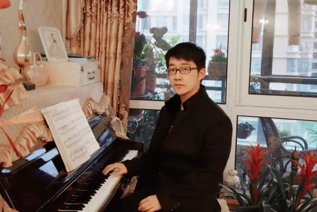 CGTNOfficial's tweet photo. Student at Nanjing Audit University becomes world’s fastest to complete all 14 #ACCA accountancy exams, in 13 months https://t.co/Tzf7Z4wrGH