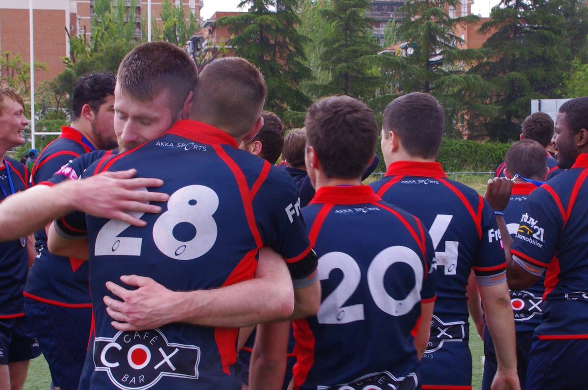 lescoqsfestifs's tweet photo. Love Is In The Air by #LesCoqsFestifs 🐓🏉🇫🇷💙 #rugby #teamCoqs #sport #espritdequipe https://t.co/p1uBHtMSeI