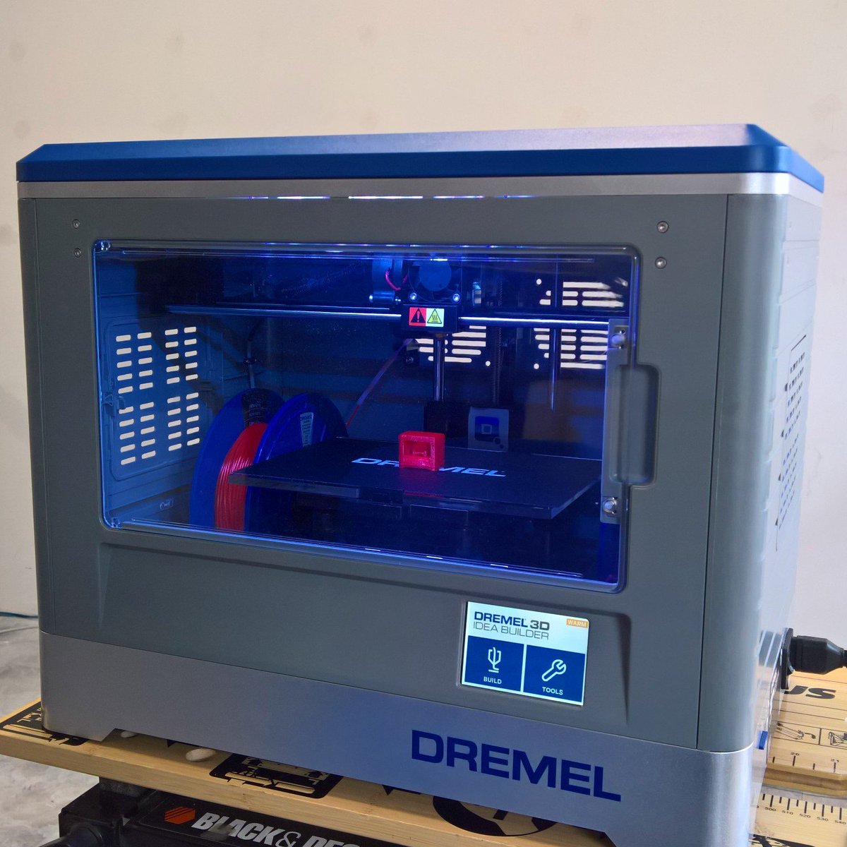 FABlabWeert's tweet image. Een #3Dprinter in een 3D printer in een 3D printer printen! #printception