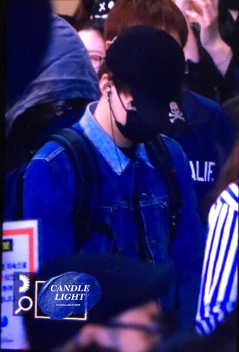 candlelight0309's tweet photo. 170509 김포공항 
#슈가 #SUGA #방탄소년단 #BTS
@BTS_twt https://t.co/kdMsj6wl7X
