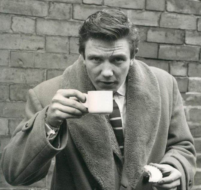 Europeos que cumplen años hoy y se nos van con el Brexit. Happy birthday Mr. Albert Finney 