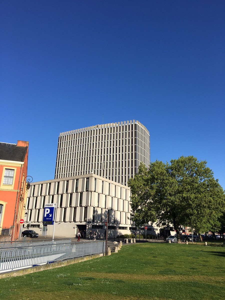 Ce matin, un juge m'a invité en qualité de "directeur de publication d'Ovh" pour discuter du contenu d'un site d'un client qu'on héberge.