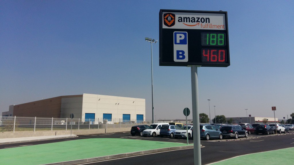 URBIOTICA's tweet photo. Don’t miss the new presentation of our #SmartParking solutions! #companies #logisticcenter 🚗➡️🅿️ https://t.co/YNQo5nEDLM https://t.co/4U97lU9wu5