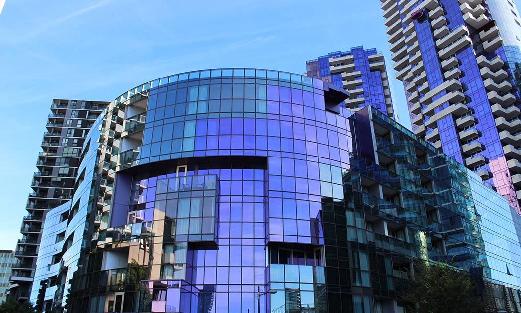 New on the blog: 5 reasons to swap the city for a stay in Docklands 😯 bit.ly/2pqh1Eb <a href="/Sebel_GMercure/">Sebel& Grand Mercure</a> #Melbourne