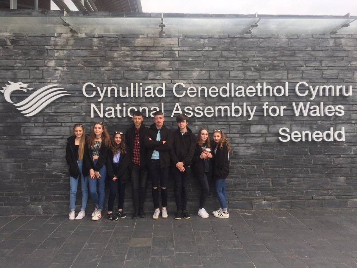 3gsYouth's tweet photo. @AssemblyWales @yourassembly @BishopHedleyRC young people at the assembly representing forsythia youth #greatyoungpeople https://t.co/zqi3kOBz0x