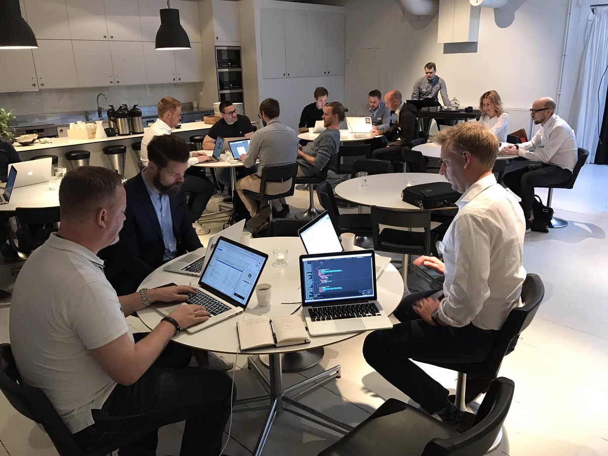 infoerik's tweet photo. Big time last minute preparations. #infomaker #meetingroom @infomakernews @infomakerdev https://t.co/raQKbjJeVf