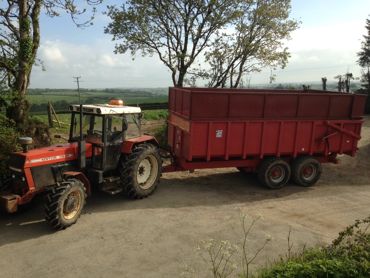 When your willing to drive anything just to go silaging again. #silage17