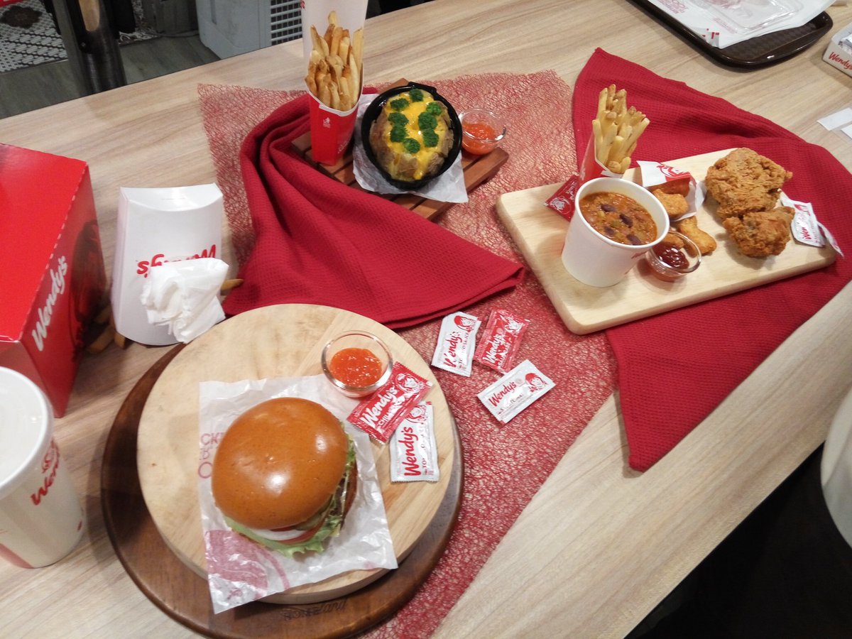 networkmagzindo's tweet photo. Wendy's at New Soho https://t.co/FhwZa58geu
