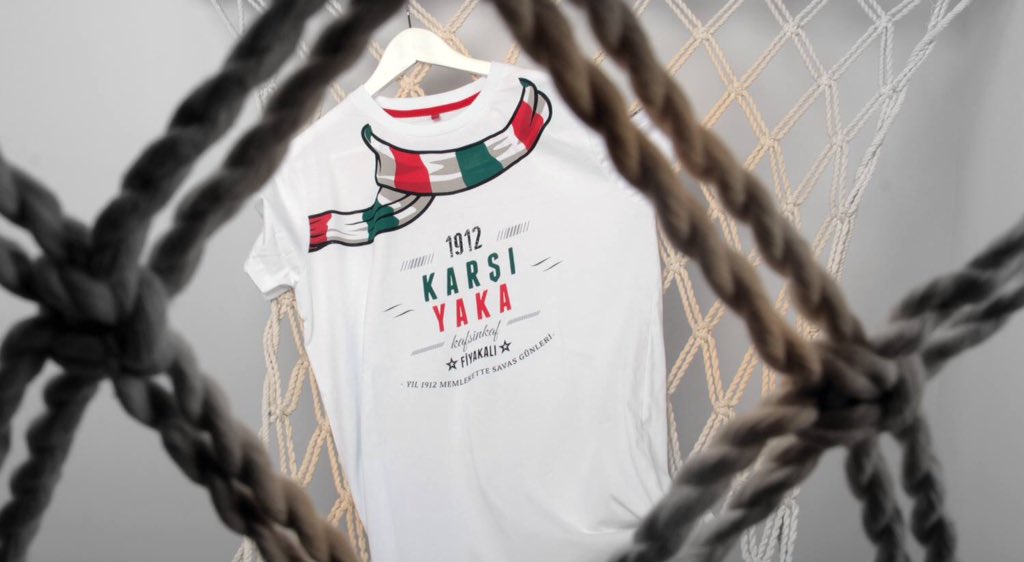 Atkılı Tshirt Mağazalarda