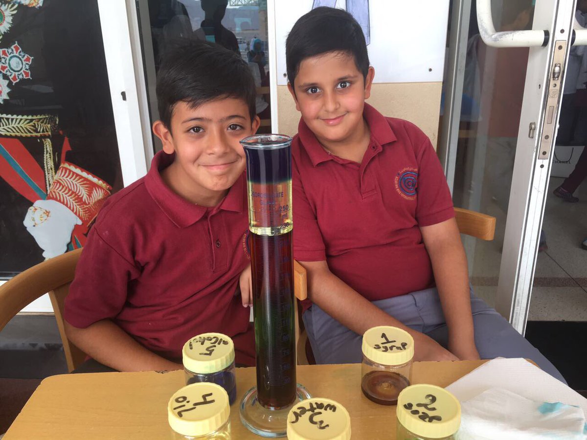 abqAzzanBinQais's tweet photo. ABQ grade 5-6 science fair. #funthroughlearning https://t.co/nszufjxpVO
