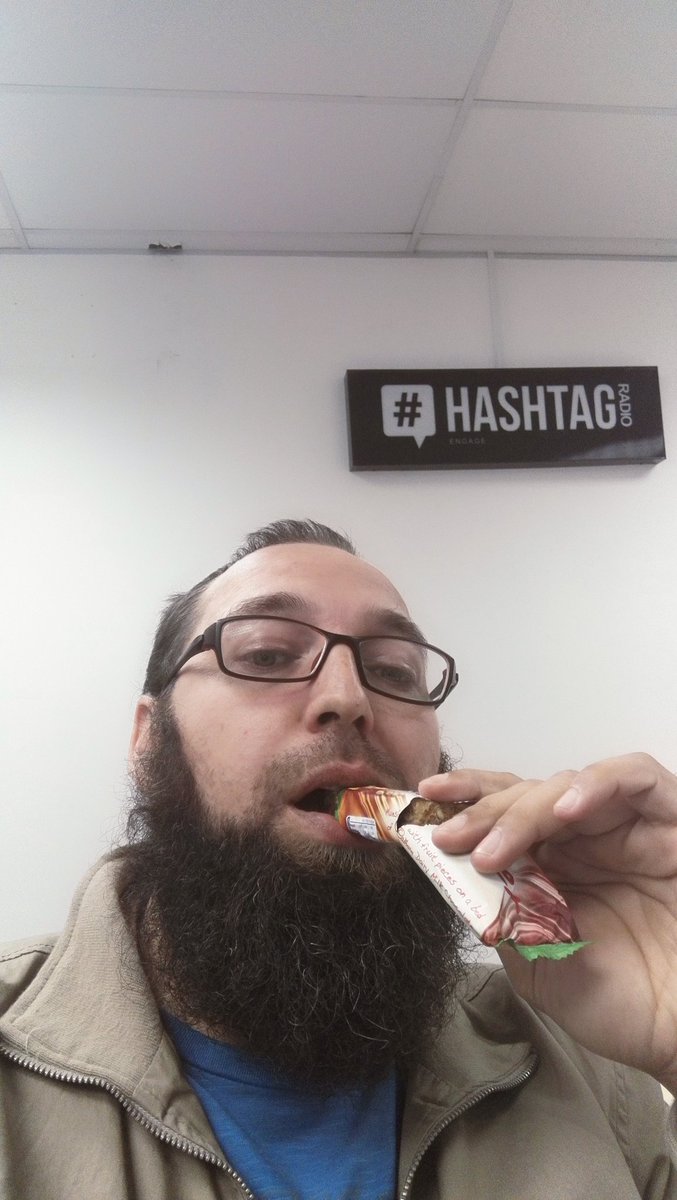 IGNAfrica's tweet photo. Just a quick Snacker and then I'm live on @HashtagRadio. Talking Guardians of the Galaxy 2, @FanConComicCon and maybe some #SamsungCSGO https://t.co/ABJnjt9hlg