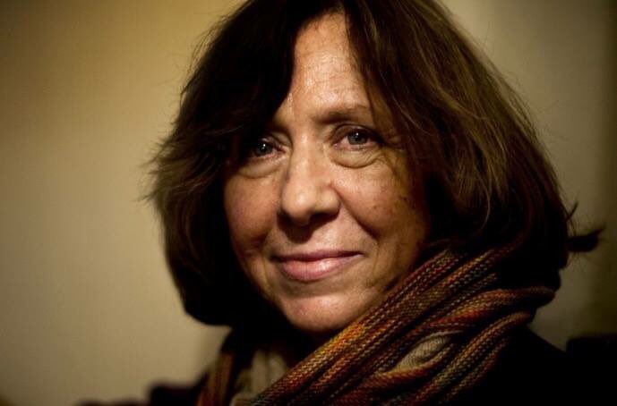 rdvjuillet's tweet photo. Féodor Atkine nous livre les mots glanés par Svetlana Alexievitch dans une #Russie aux mille visages. #Nobel #RdvJuillet https://t.co/MC7xfxE9b7