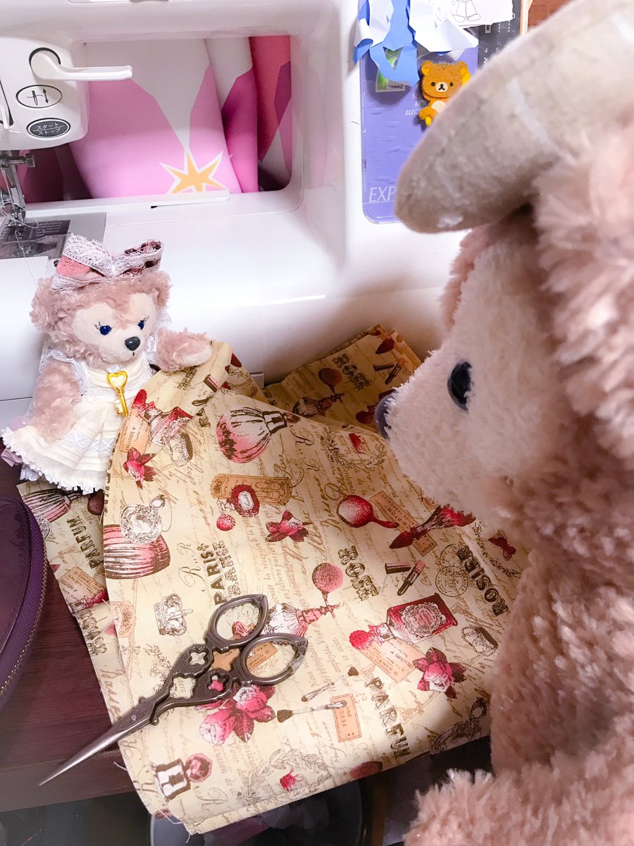 恋鞠堂 En Twitter 娘のために シェリーメイちゃんのドレスを ミニメイちゃんとおそろいにしたいのでエプロンも作らなくちゃですね W Cotoro Net ことろ様の可愛いパフスリーブワンピースの型紙を使わせていただきました ありがとうございます