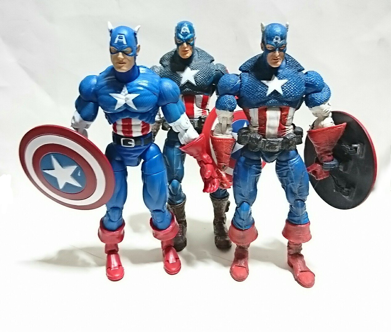 宇宙ゴリラ 後にシリーズ8 キャプテン アメリカ そしてキャップフィギュア最高傑作と呼ばれるフェイスオフ キャプテン アメリカが発売されることになるが 個人的には顔の出来は負けていないと思う オモ写 ブンドド マーベルレジェンド フィギュア