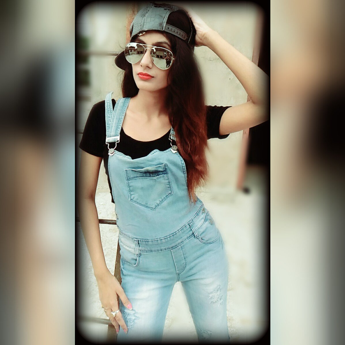 SomalinaM's tweet photo. You don't learn style from watching people on a runway. Fashion happens every morning when you wake up. #picshoot #dangri #silverglasses.. https://t.co/GDdHdcfdH3