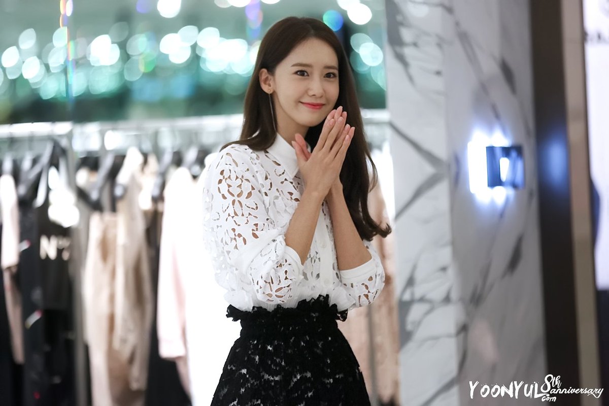 [PIC][25-03-2016]YoonA tham dự buổi Khai trương chi nhánh mới của thương hiệu N21 vào chiều nay C_Y0-TMXcAAtS5D