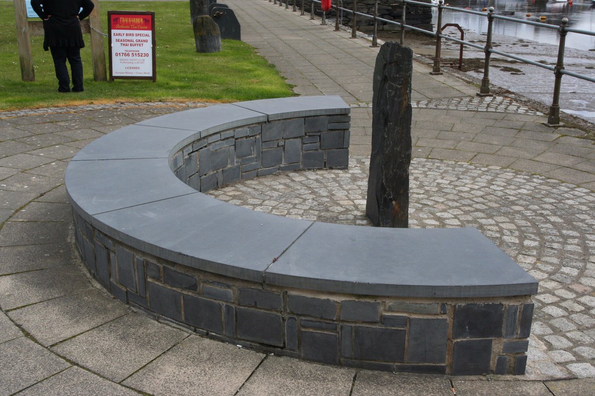 GreySlateStone's tweet photo. Our bespoke Slate Coping looking amazing in the sun #slatecoping #bespoke #landscaping https://t.co/wL5j0Pjsmv
