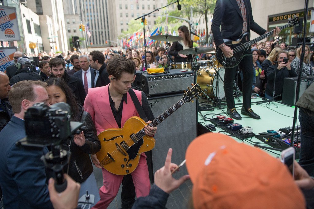 TODAYshow's tweet photo. Thank you for a magical morning, @Harry_Styles! #HarryStylesTODAY https://t.co/SEmgNezCsT