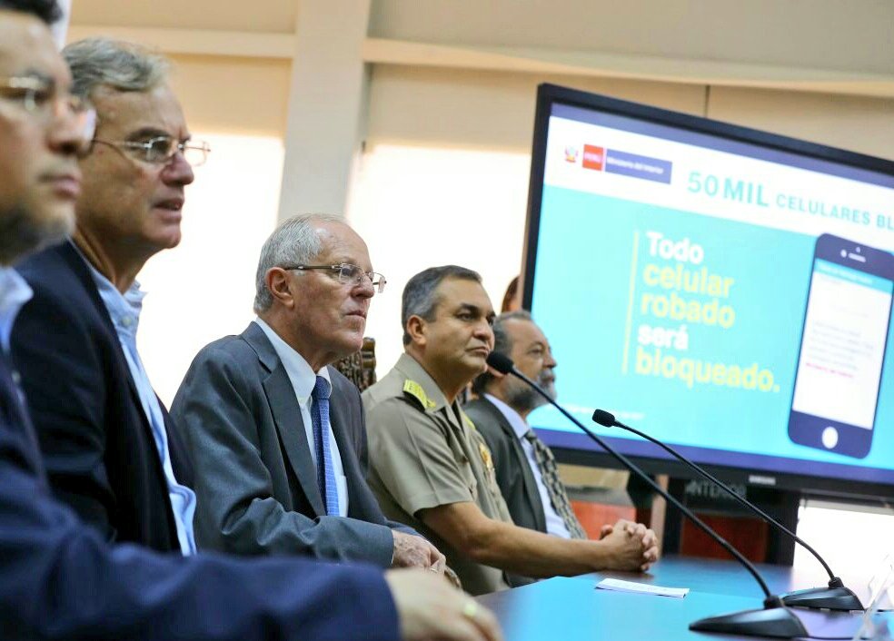 Desde hoy, 50 mil celulares robados que están en uso ilegal, serán BLOQUEADOS; y quienes estén usándolos deberán devolverlos en 48 horas.1/2