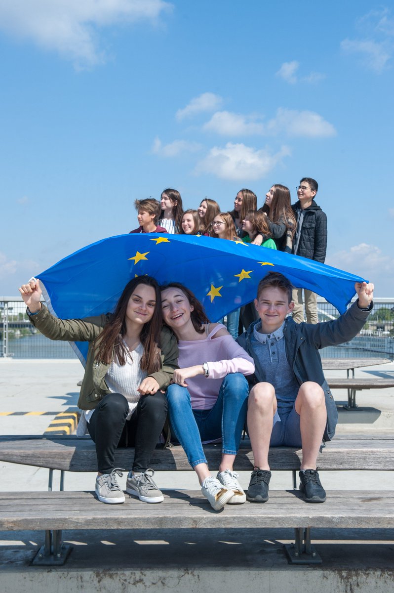 passage67's tweet photo. #EuropeDay Erasmus+ 👉 un programme d'échange et une expérience multiculturelle basée sur le partage entre jeunes européens du #basrhin https://t.co/Ublgba9cpu