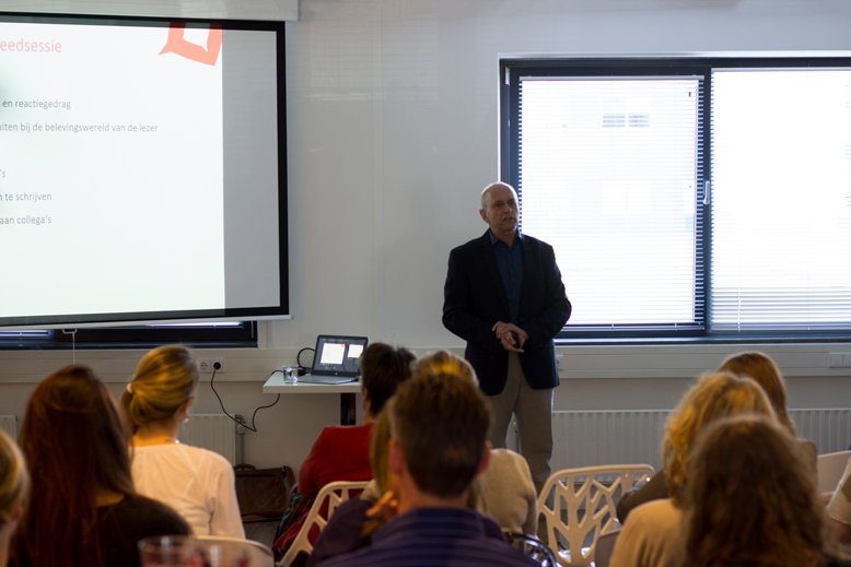 We zijn samen met @Wimvdmark begonnen met de #speedsessie Succesvolle Mailings Schrijven! #emailmarketing #schrijven