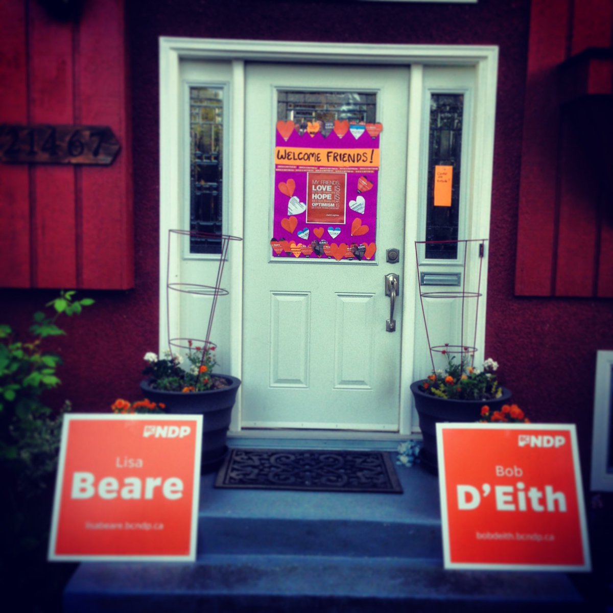 verityhowarth's tweet photo. My place is ready for #BCNDPAction today! Working for a #betterBC starting in Maple Ridge https://t.co/SbUln02h8a