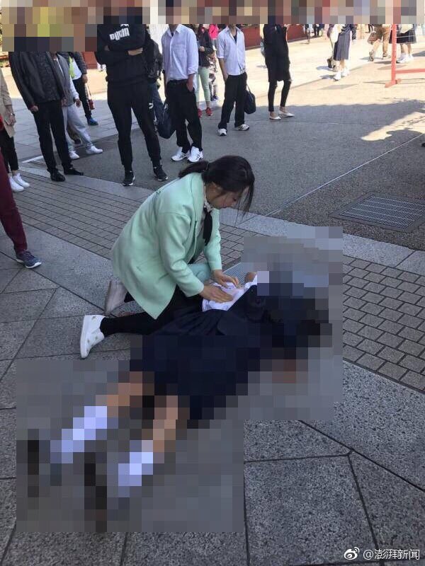 観光で訪れていた中国人 任双双さん 意識朦朧とした女子中学生に救急車が来るまで適切な手当を施す Togetter 観光で訪れていた中国人 任双双さん 意識朦朧とした女子中学生に救急車が来るまで適切な手当を施す Togetter