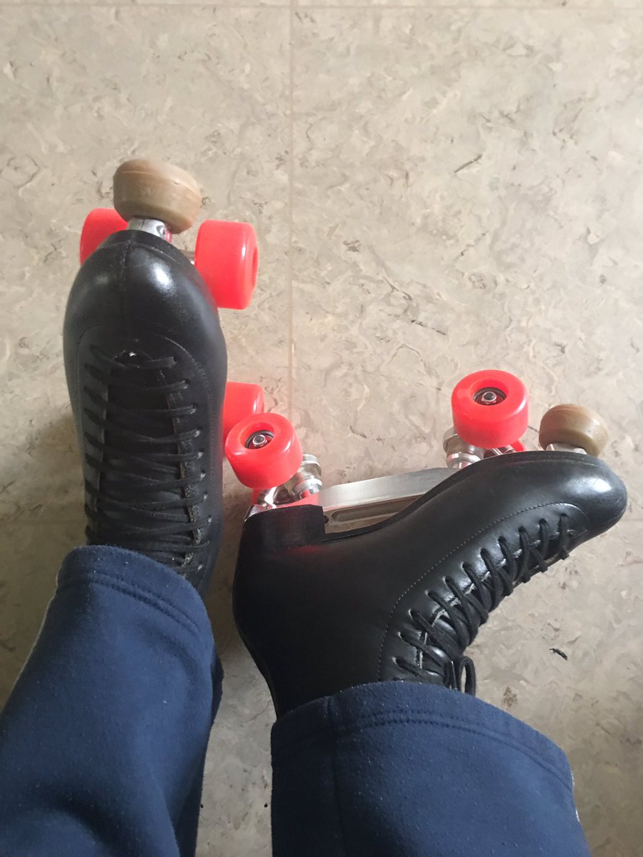 WoodyWoodford's tweet photo. This could mean just one thing @StarlightExpr... breaking in a pair of brand news skates #sorefeet #hotspots #bathlater #lifeofastarlighter https://t.co/WwBEh8wZPI