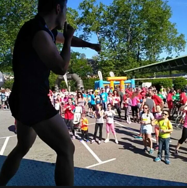 TheOnlyTxema's tweet photo. Dándolo todo en la clase multitudinaria de #Bodycombat que impartí el domingo! #FelizMartes #fitboy #fitness #bodycombat71 https://t.co/9ko2YmuFSJ
