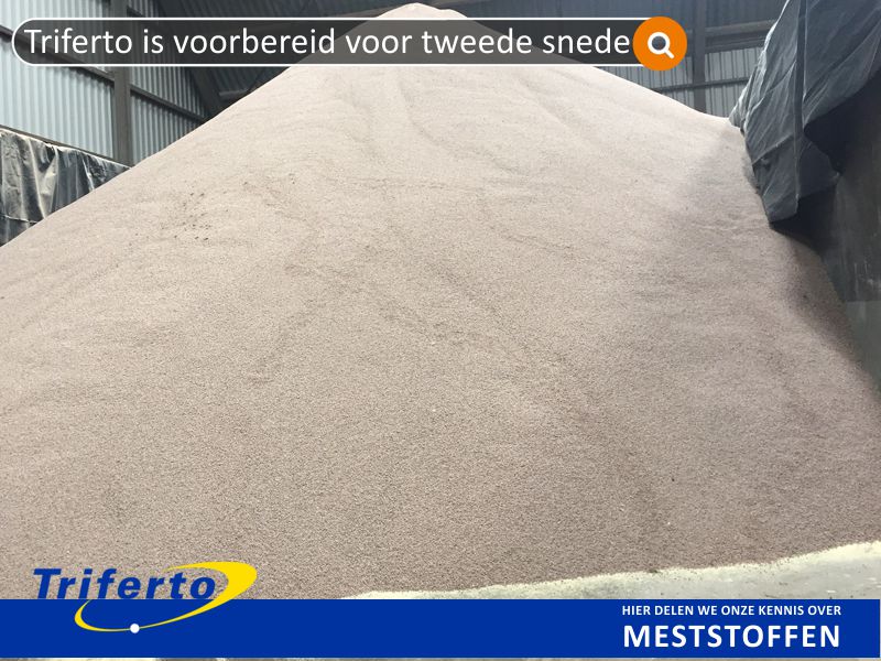 Terwijl de eerste snede gras de kuil in gaat treft Triferto voorbereidingen voor uitlevering van meststoffen voor de tweede snede.#bemesten