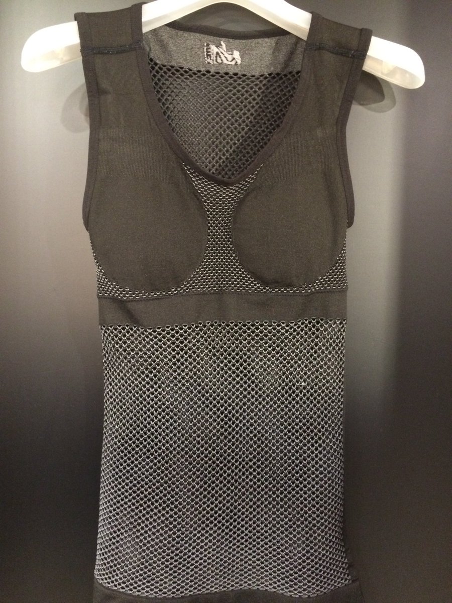 ISGgreen's tweet photo. 【暑い日はT-SHIRTSの下に…#MILLET吉祥寺店】#DRYNAMIC #アンダー何もしていないのに外にいるだけで汗が止まらない(>_<)！そんな時はTシャツの下にドライナミックメッシュを着用ください！汗によるTシャツのベタつきが緩和され、快適に過ごすことができます! https://t.co/gfrQpgEsuf
