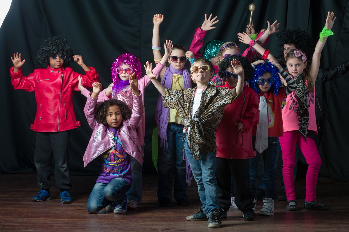Our #summer term has begun which means holiday workshops are not far off. Booking is open! #drama #singing #dance ow.ly/Wbq430byJab