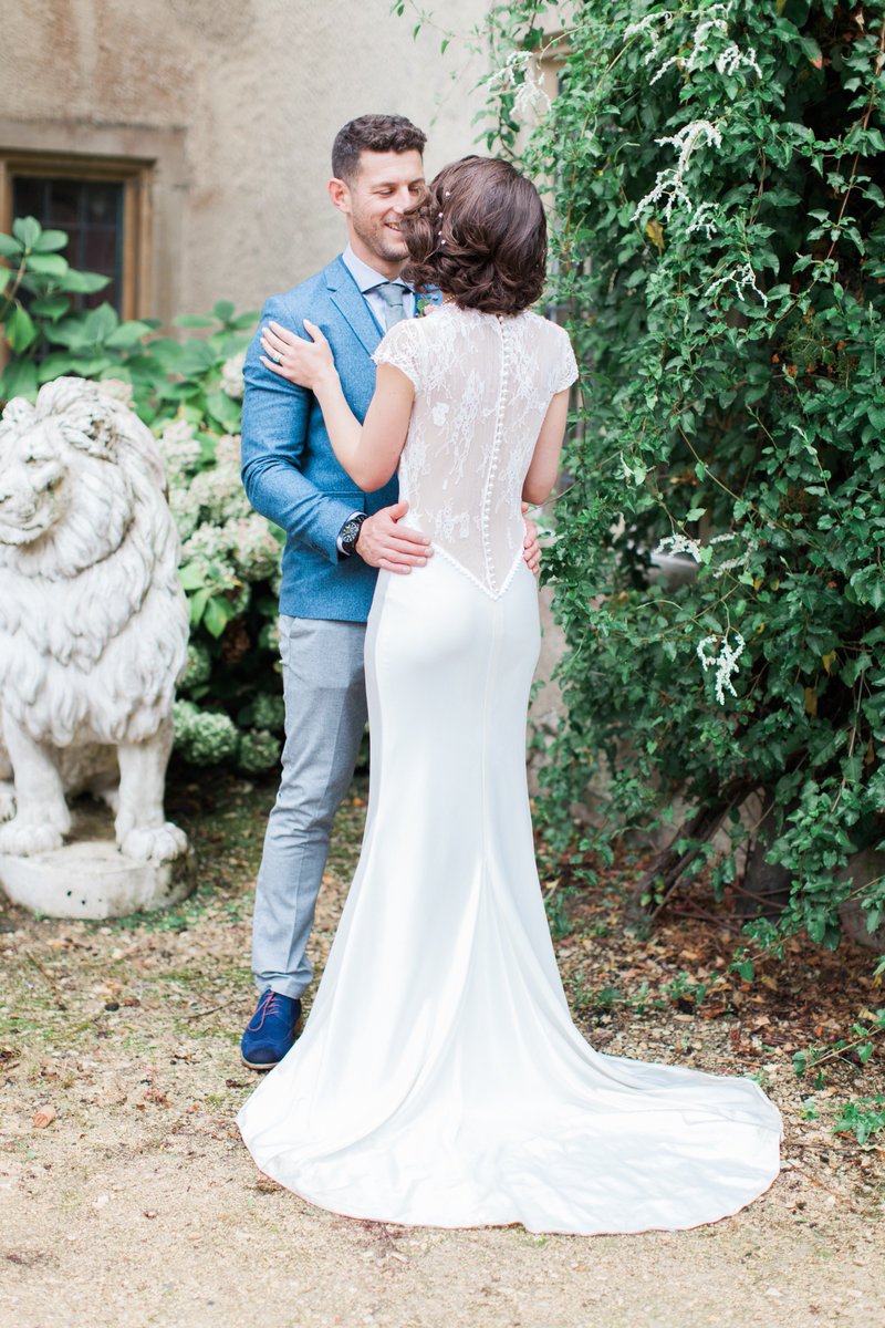 Thank you <a href="/LoveMyDressBlog/">Love My Dress®</a> for the gorgeous feature of Faye and Lex's big day bit.ly/2pZx2Ff