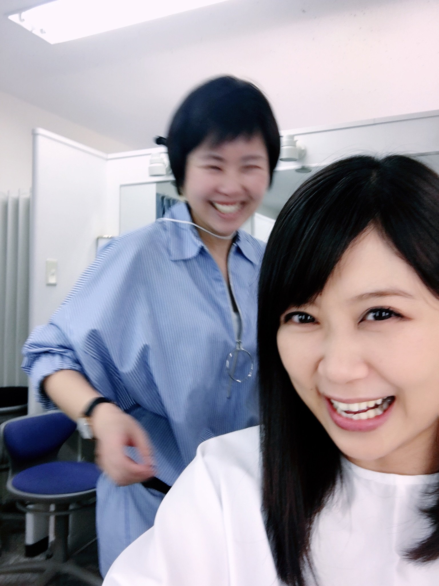 絢香 今から 19 30 Nhk うたコン に生出演しまーす メイク中 声出しでコトノハを歌っていたら メイクしながら泣いていた人 笑 嬉しいな 笑 がんばるー 絢香 うたコン T Co Zqxo2x1w0r Twitter