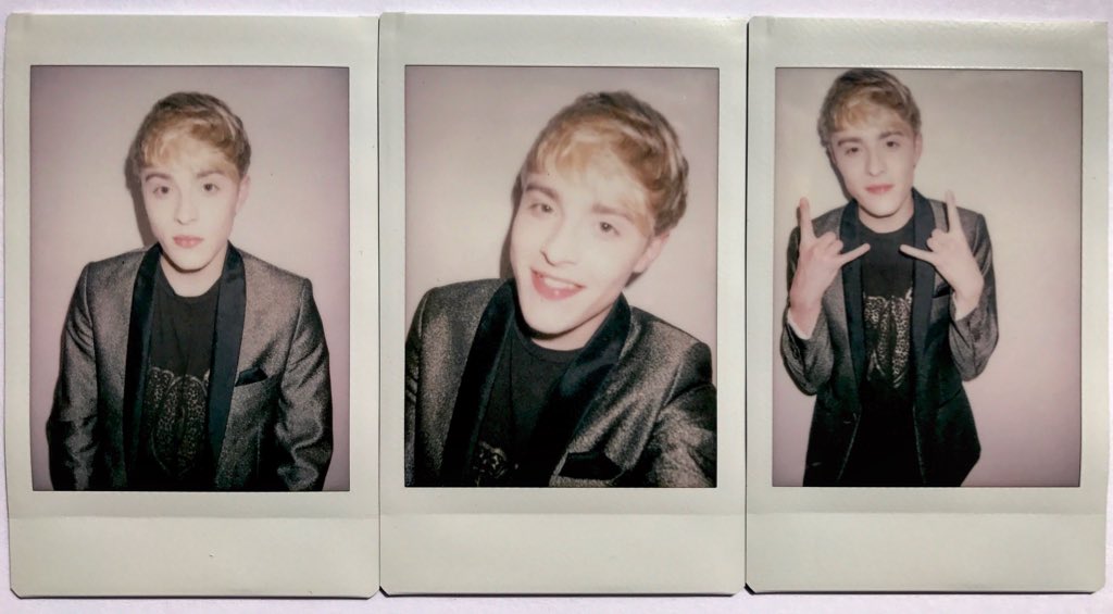 planetjedward's tweet photo. SMILE 😃 https://t.co/wQi7H10Zja