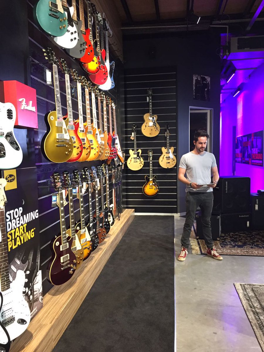 Today we are shooting an insert at <a href="/MitechDirect/">Mitech Direct</a> with <a href="/Stephantasties/">Stephan</a> and it's basically any musicians dream in here! 😍🎻