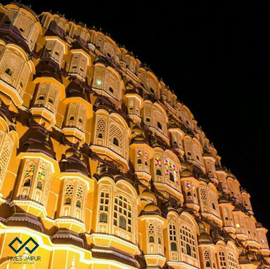 TimesJaipur's tweet photo. #HawalMahal consis of 952 windows, the only architecture to have these many windows in one building
Follow @TimesJaipur for more..
#jaupur https://t.co/eha7sTffzd