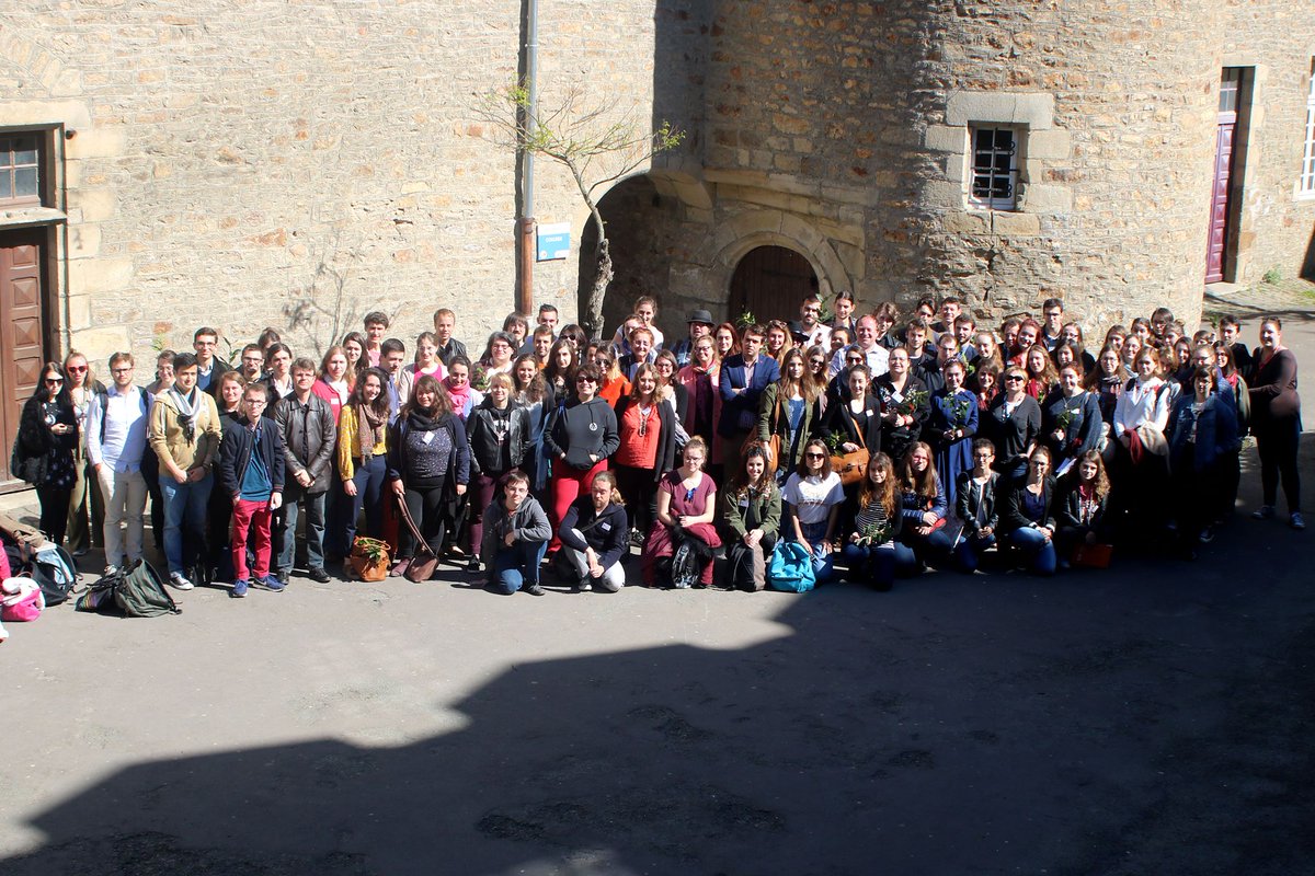 Sprevbzh's tweet photo. Notre nouveau groupe de guides pour la nouvelle saison ! #sprev #nouvellesaison #patrimoinereligieuxbzh https://t.co/d36U5YRBEe