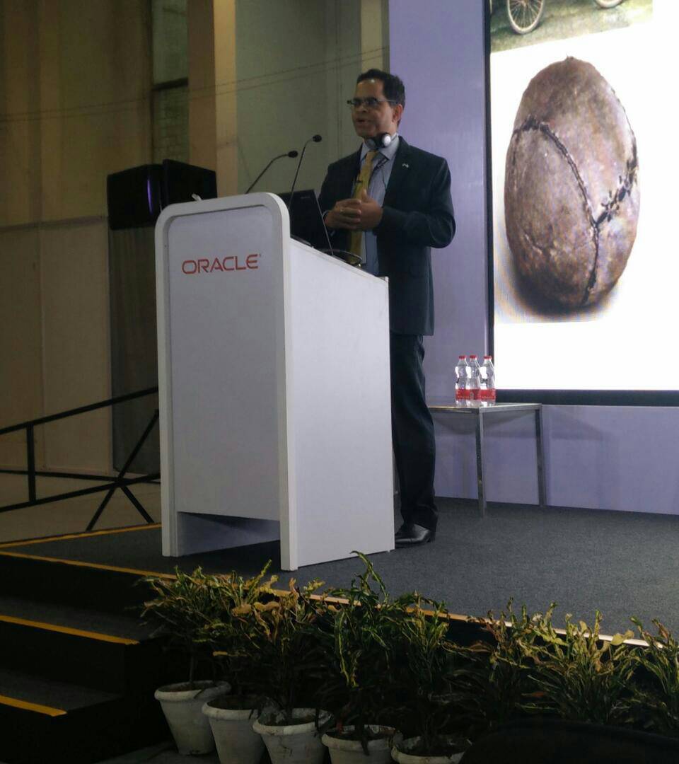 TheOfficialSBI's tweet photo. SBI's DMD &amp; CIO, Shri. Mrutyunjay Mahapatra, talked about 'Building a DIGITAL ECONOMY' at @Oracle Open World 2017. #oowIndia @Oracle_India https://t.co/4NxUUvIcXq