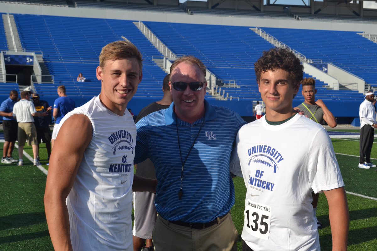 jarcher35's tweet photo. Happy late birthday Dougles @dougshaffner https://t.co/B3MvL783KE