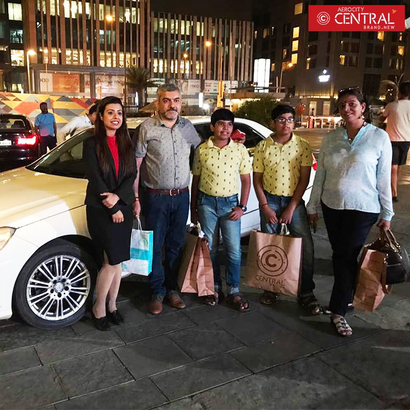 centralandme's tweet photo. Thank you all for your amazing response at #RedCarpetWeekend with Central. https://t.co/Dqx0lTORhZ
