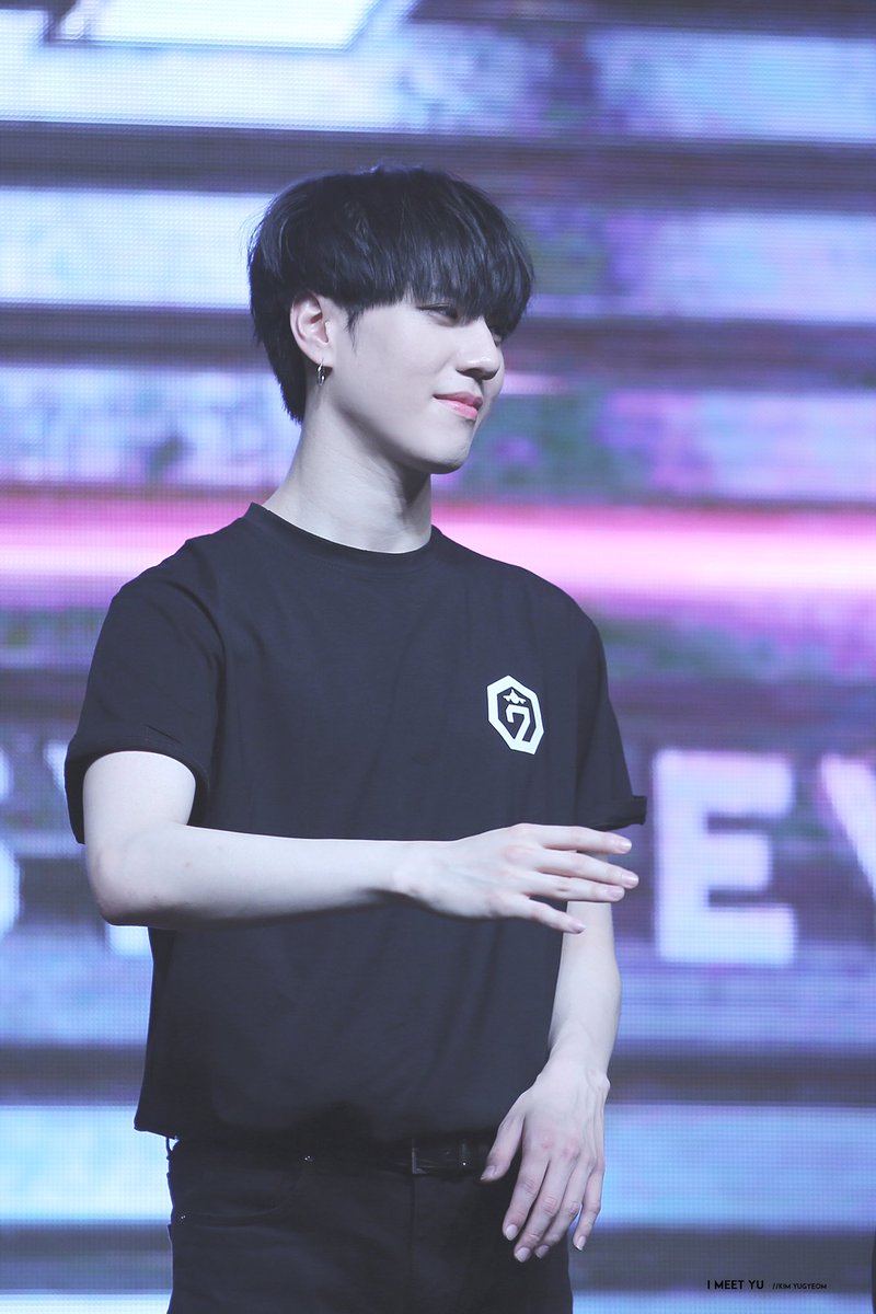 IMEETYU1117's tweet photo. [HQ]170420 GOT7 FM in Sydney 

#갓세븐 #GOT7 #유겸 #Yugyeom https://t.co/sxt21rxZdL