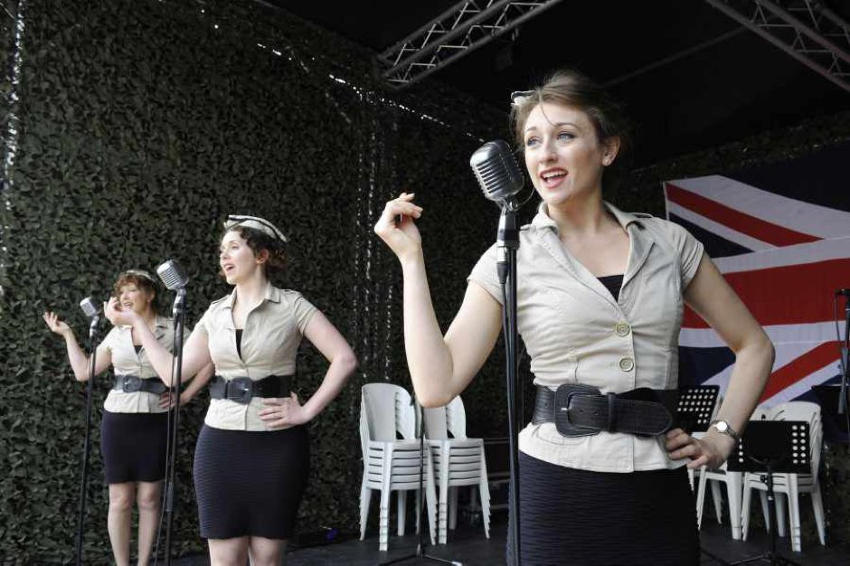 Thrilled to welcome the Optimistic Voices &amp; the PlusFours. The 7-piece jazz band will close our #Liberation72 fete @ Weighbridge Place 🇯🇪