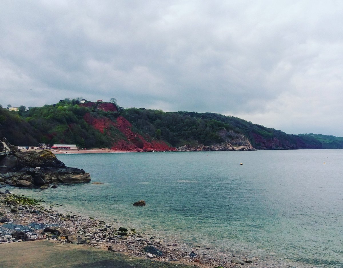 Beautiful coastline... #devon #southdevon #babbacombe #babbacombebeach #holiday #cliffs #sea #blue