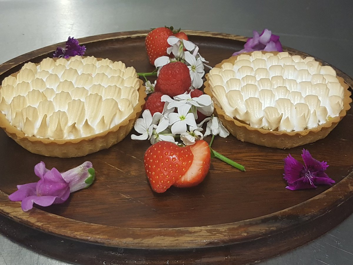 Lemon meringue pie for guests arriving today on our spring offer <a href="/robltfc21/">Rob</a> <a href="/HotelWhitelion/">White Lion Hotel</a> @GMPeterOsborne <a href="/WaldockMark/">Mark Waldock</a> @MarkyMark1504