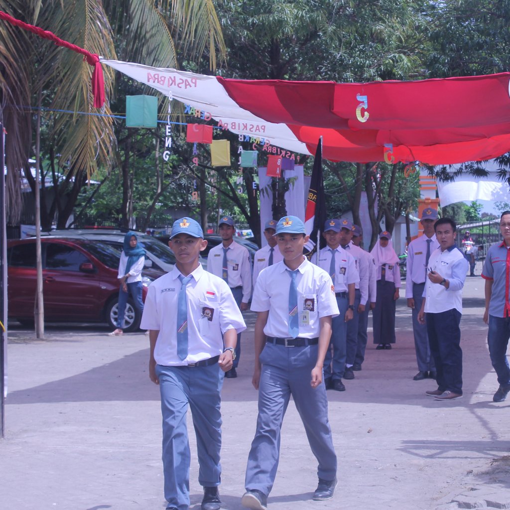 Parade dari SMAN 1 SUNGGUMINASA